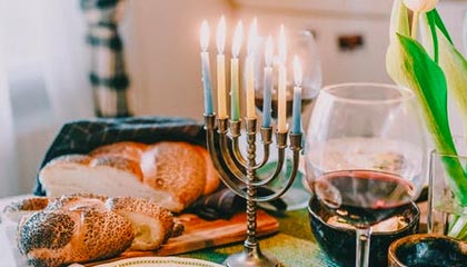 开云体育中国-那不勒斯翻盘勒沃库森，卡瓦哈尔高光表现