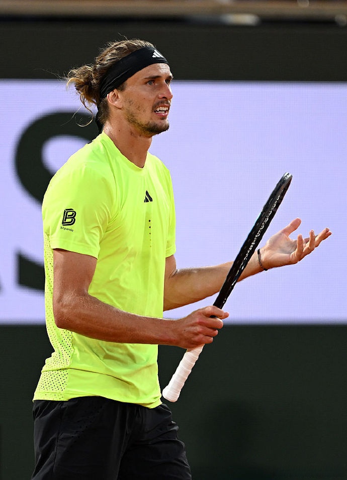 开云官网-美网鏖战法网，兹维列夫高光表现